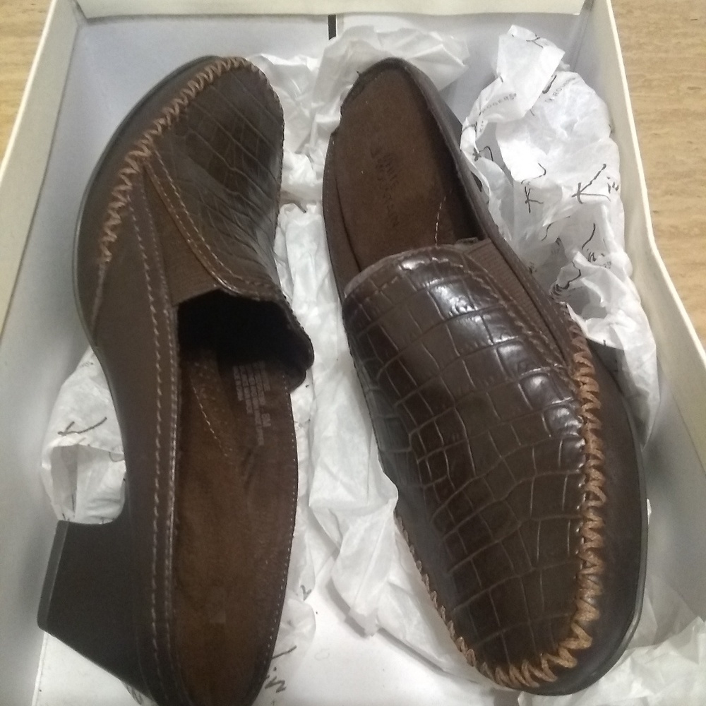 Causual clogs white mountain collection